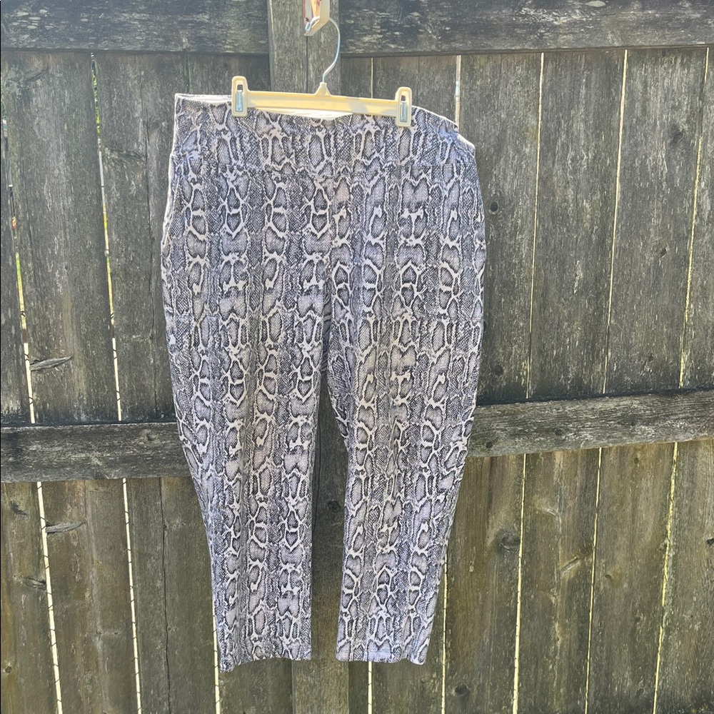 Snakeskin print stretch cropped pants L